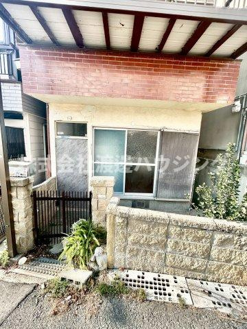 上六万寺町一戸建のエントランス