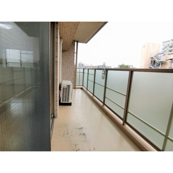 グランドゥール27のバルコニー