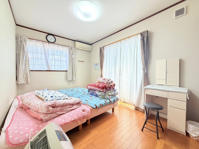 【駅チカ５分♪】オール電化！常陸大宮市中富町中古物件の洋室