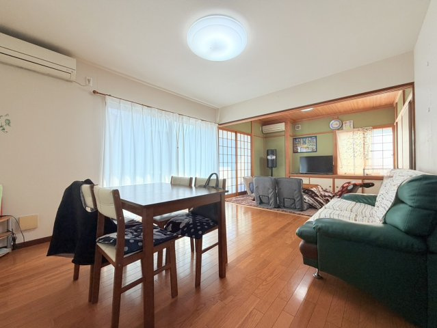 【駅チカ５分♪】オール電化！常陸大宮市中富町中古物件の居間・リビング