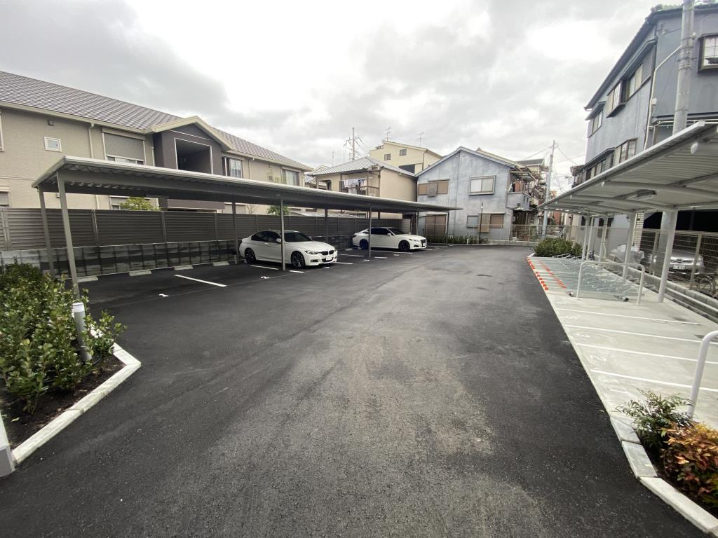 ウェスタリアの駐車場
