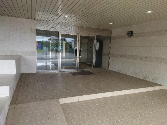 ラパスマンション諏訪野のエントランス|綺麗なエントランスです♪