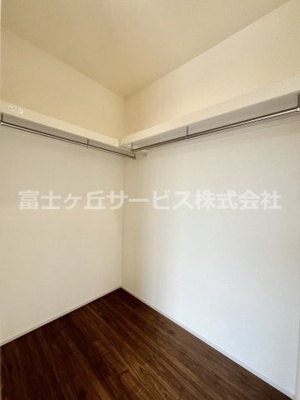 【収納】 | 周智郡森町中川 3期 新築一戸建て 2号棟 | 寝室のウォークインクローゼット