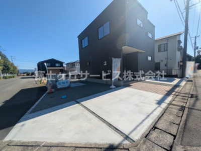 【駐車場】 | 沼津市岡宮 2期 新築一戸建て | 車をお持ちの方に嬉しい駐車場付きの物件です