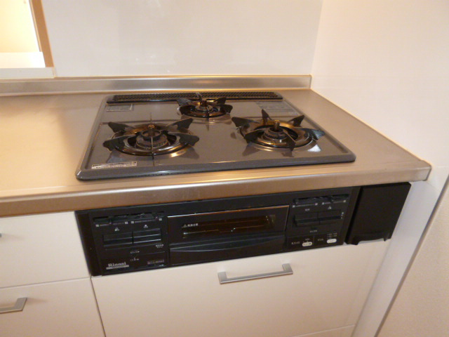 サニープレインⅡのキッチン|３口ガスコンロ