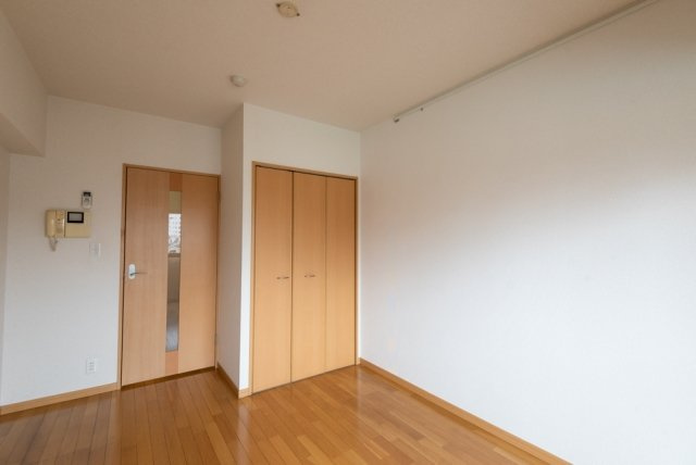 フォルトゥナ目白(ｆｏｒｔｕｎａ目白)の寝室|光沢フローリング☆（同一仕様写真）