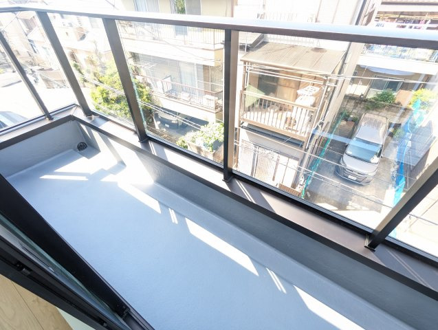 江戸川区平井７丁目の新築戸建のバルコニー