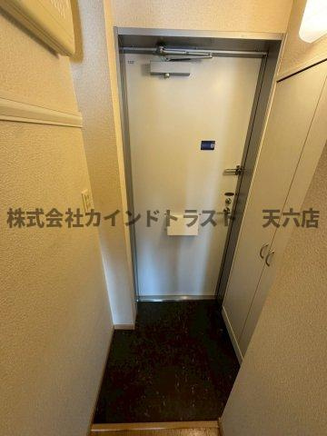 レオパレスグリーンアイビーの玄関|シンプルで使いやすい玄関です