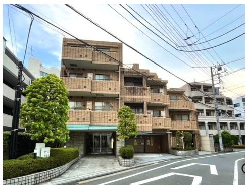 ★仲介手数料無料★ファミールグラン恵比寿（角住戸、JR目黒、恵比寿駅の２駅利用可能で都心へのアクセス良好）の外観