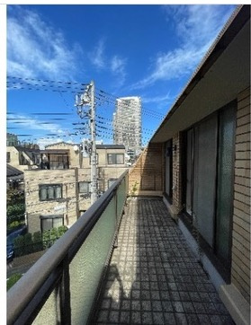 ★仲介手数料無料★ファミールグラン恵比寿（角住戸、JR目黒、恵比寿駅の２駅利用可能で都心へのアクセス良好）の展望