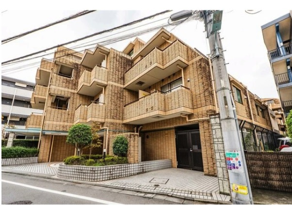 ★仲介手数料無料★ファミールグラン恵比寿（角住戸、JR目黒、恵比寿駅の２駅利用可能で都心へのアクセス良好）の外観