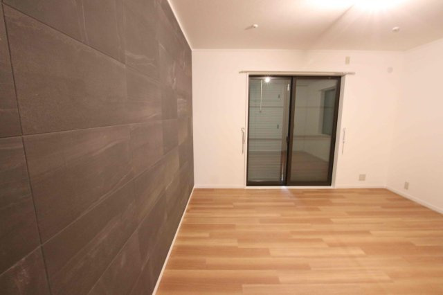 上平間戸建の洋室