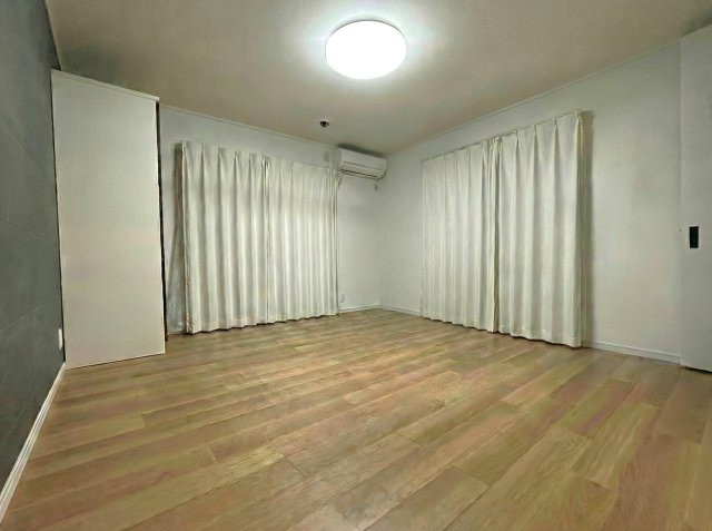 上平間戸建の洋室|※室内写真は家具・小物等を消すAI生成のため、実物とは異なる場合がございます。