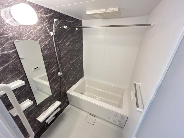 ＬｕＬｕ　Ａｉｎａ（ルルアイナ）の浴室|バス