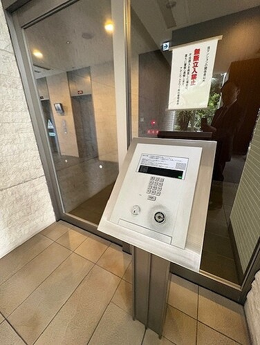 アデニウムタワー梅田のエントランス