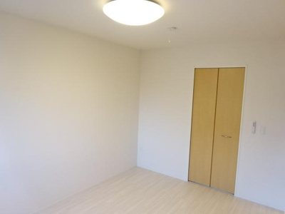 【内装】 | ファミーユ | 洋室