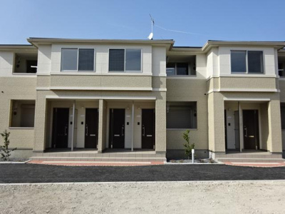 【外観】 | ファミーユ | 外観写真（昼）