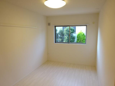 【内装】 | ファミーユ | 洋室