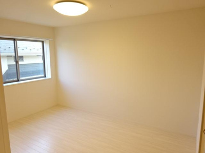 【内装】 | ファミーユ | 洋室