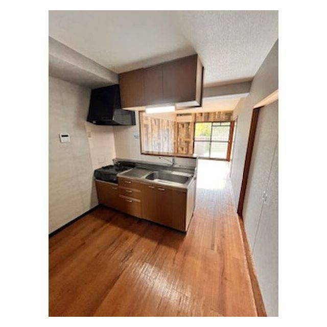 岐阜市芥見長山１丁目のアパートのキッチン