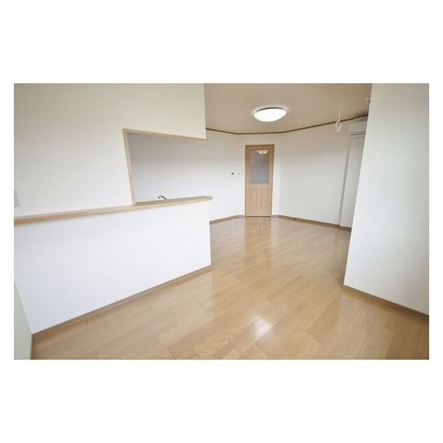 関市小瀬のアパートの居間・リビング