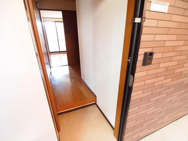 アンプルールブア竜田川の玄関