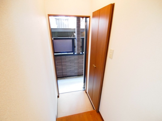 アンプルールブア竜田川の玄関