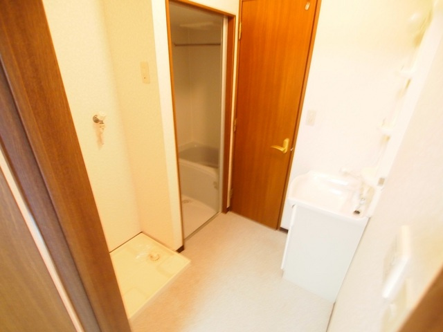 アンプルールブア竜田川の洗面所