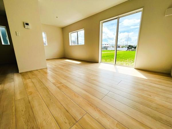 【居間・リビング】 | 写真は同社施工例です。