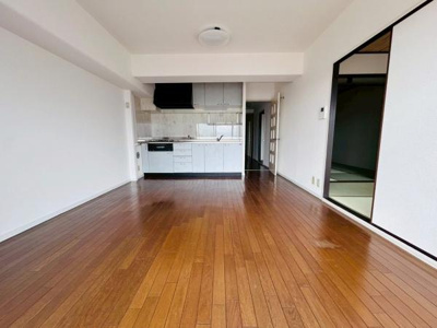 【居間・リビング】 | コーストアベニュー岸和田コーポラス1号棟