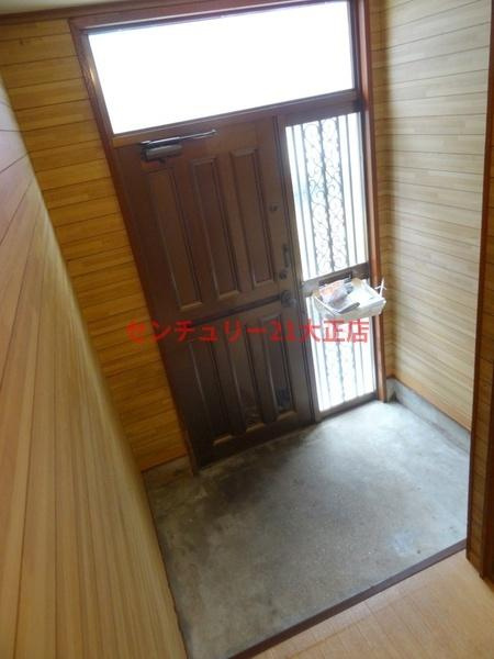 上林マンションの玄関