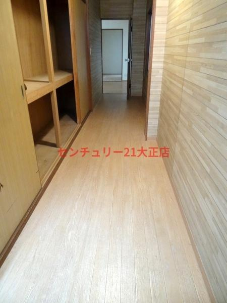 上林マンションの玄関