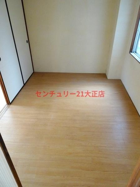 上林マンションの洋室