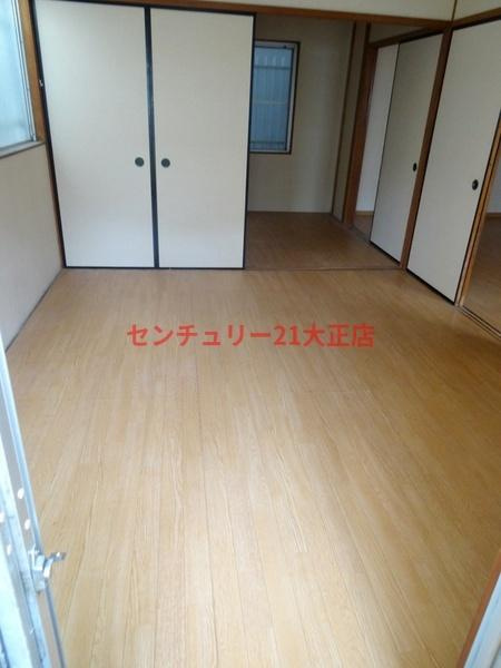 上林マンションの洋室