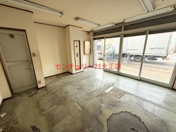 三泉ハイツの洋室