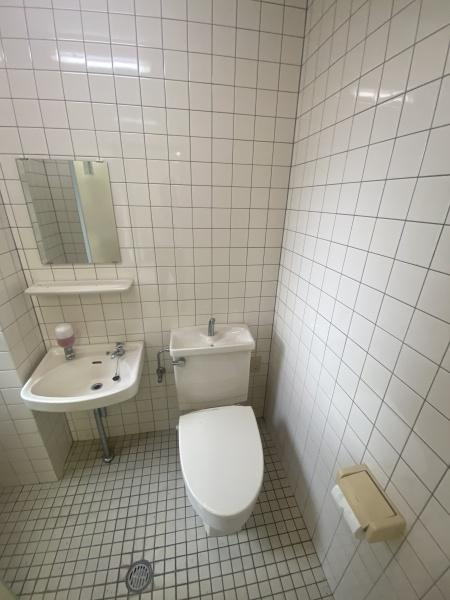 鶴町4丁目店舗のトイレ