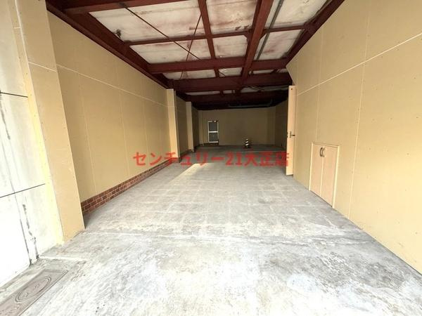 ダイガビルの洋室