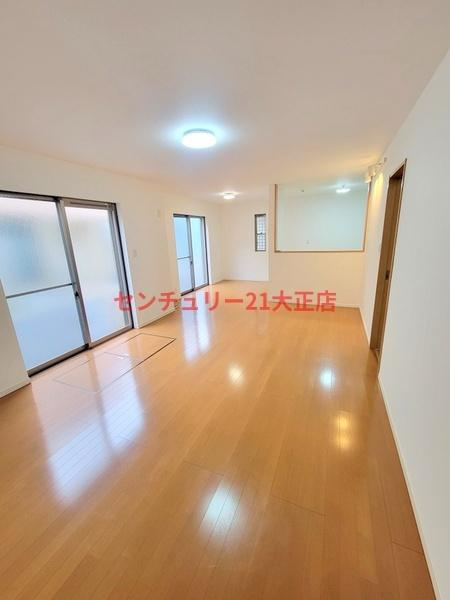 此花区春日出南1丁目中古戸建の居間・リビング