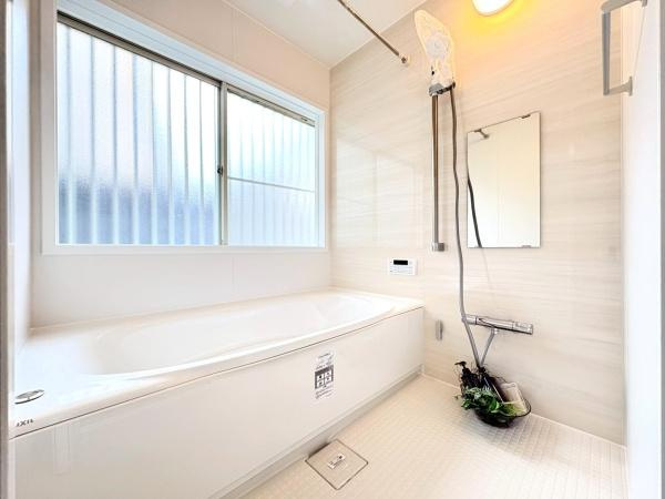 藤沢市片瀬２丁目の中古一戸建の浴室