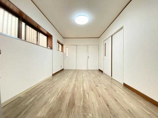 【居間・リビング】 | 明石市朝霧南町4丁目　中古戸建