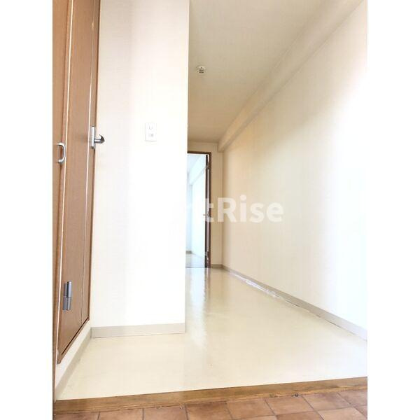 アイレヘイワの居間・リビング