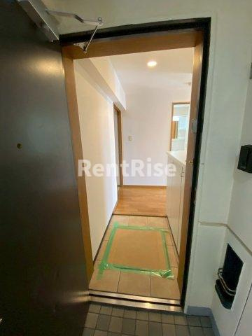 サンローズ八幡の玄関