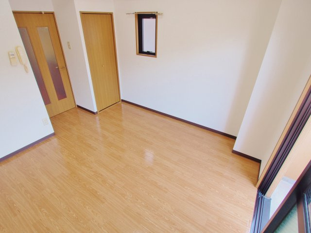 シャンス増岡の洋室