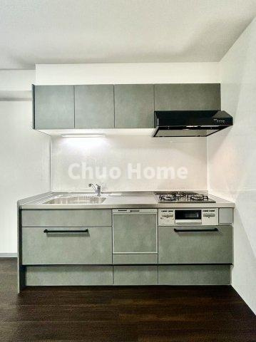 ストーク両国秀山のキッチン|ワイドで収納豊富なシステムキッチン