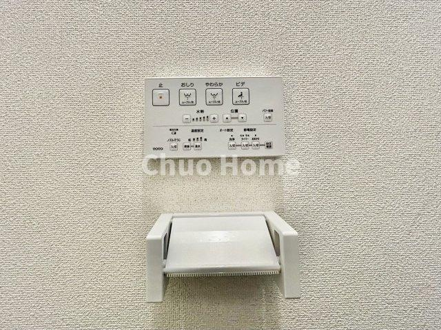 ストーク両国秀山の内装|【浴室乾燥機】暖房・冷風・換気・乾燥が可能です。毎日を快適に過ごせるうれしい機能が揃っています。雨の日の洗濯物も安心です。