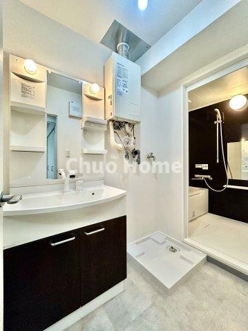 ストーク両国秀山のランドリースペース|【ランドリースペース】担当者がスケールを持ち歩いておりますので、ご見学時には現在お使いの洗濯機などがきちんと収まるかなどもチェックして下さい。見学前に測っておくと非常に便利だと思います。