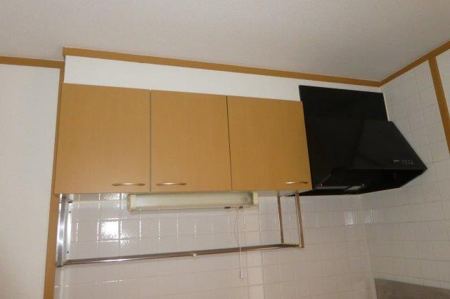 ピュアハウスのキッチン|キッチン上収納