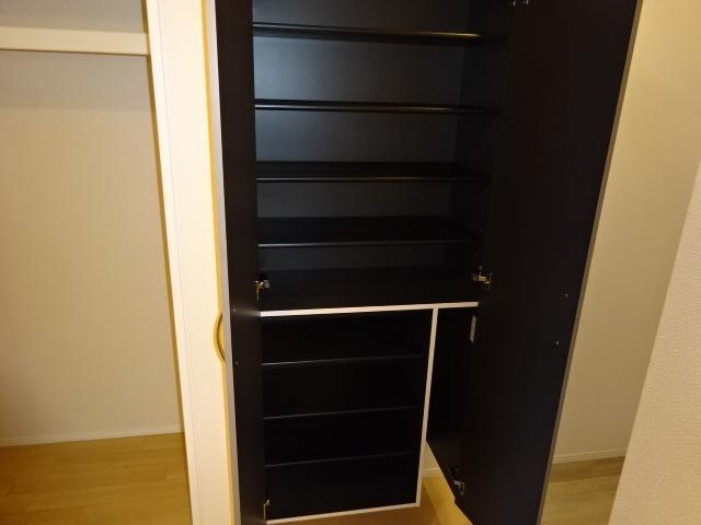 メゾン・アルモニーの収納|下駄箱