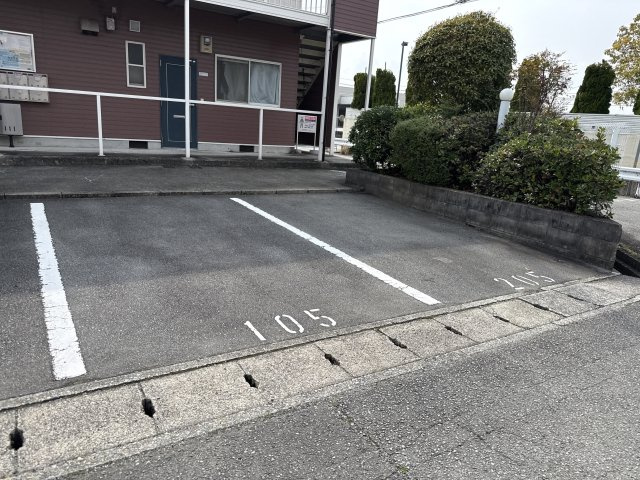 ビューハイツ横尾の駐車場