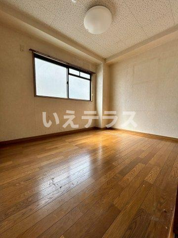 サンハイツ弐番館の居間・リビング